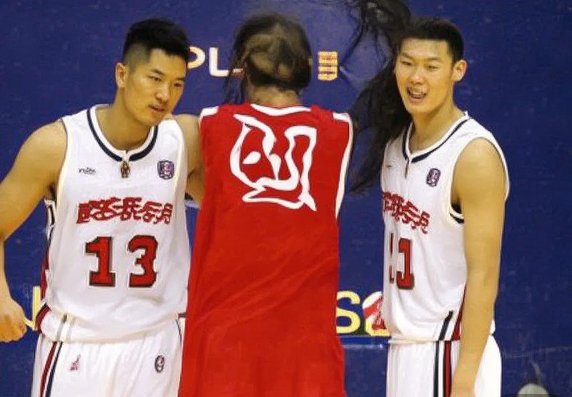 公牛与凯尔特人对决数据分析：历史交锋、攻防数据与核心球员对比