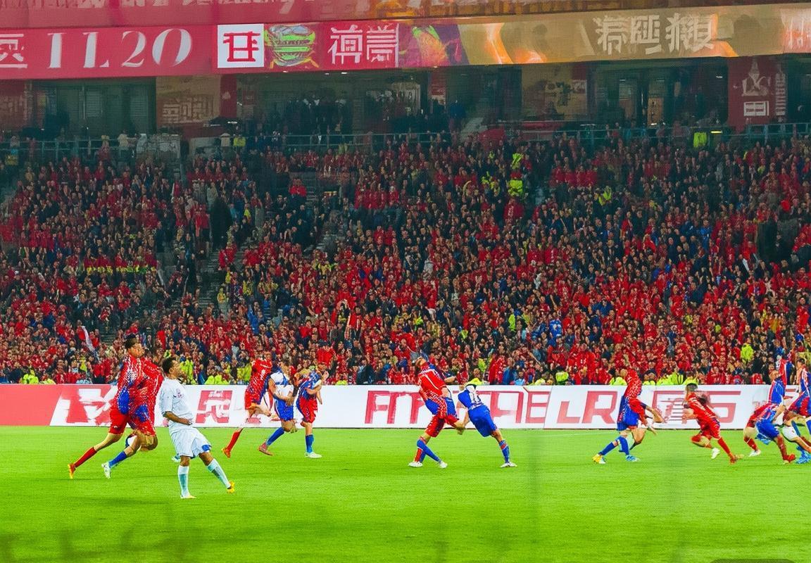 2017中超山东鲁能vs上海上港巅峰对决：新援闪耀，战术对决解析(图2)